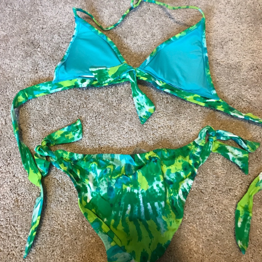 Victoria Secret Bikini - Picture 2 of 2